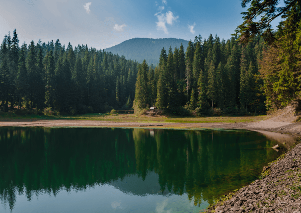 breathtaking-view-lake-high-carpathian-mountains